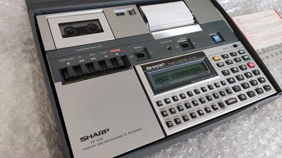 Sada SHARP PC-1246 POCKET COMPUTER + CE-125S tiskárna + kazeta, Japan