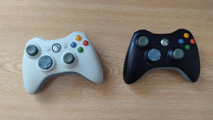 Xbox 360 + harddisk + 2 joypady + hry - Počítače a hry