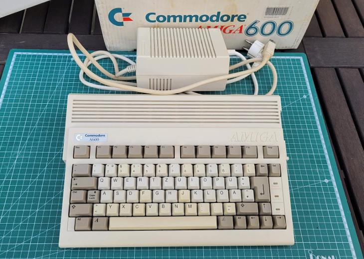 Amiga 600 - Počítače a hry