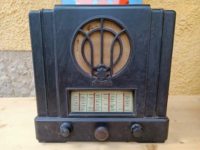 Staré rádio Telefunken Super Het 300 - systém Přelouč