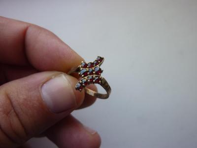prsten český granát   