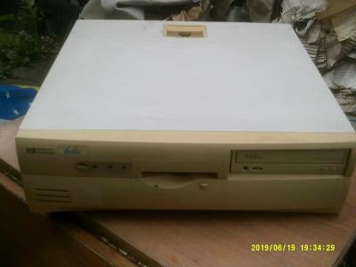 starý počítač hewlett packard vectra
