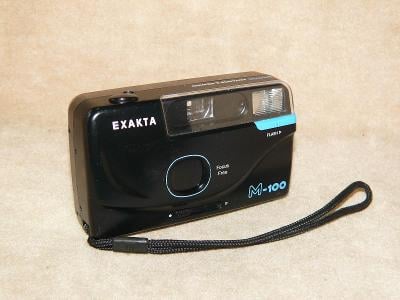 Fotoaparát EXAKTA M100 motor
