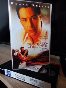 VHS Procházka v oblacích (1995)