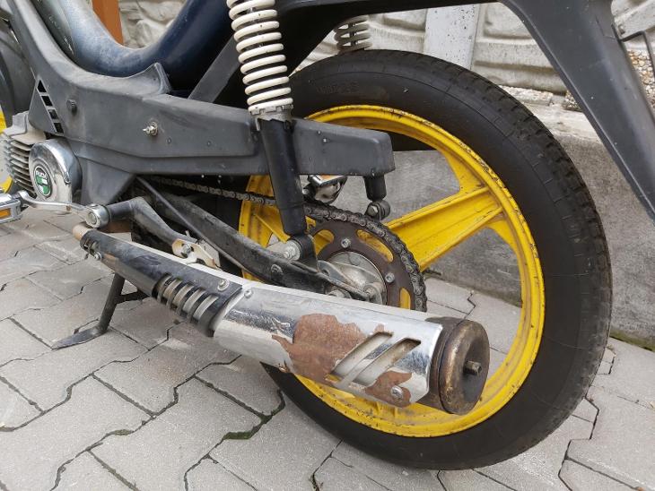 Moped Manet Korado s dvojsedadlom