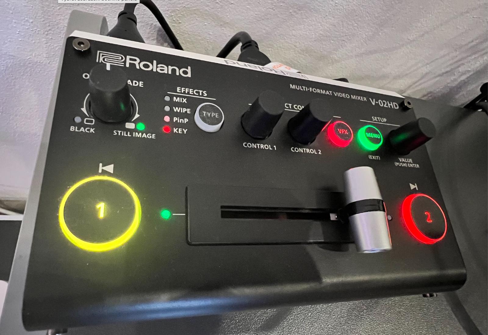 Roland V-02HD video mixer switcher - stav jak nový - Elektro