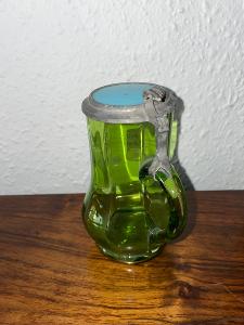 Korbílek ze zeleného skla, malovaný, tzv.“Schneemalerei”