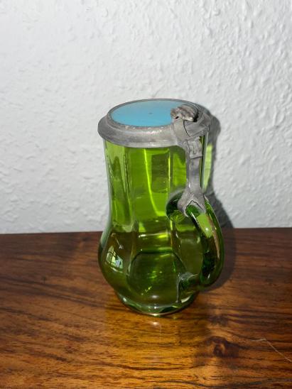 Korbílek ze zeleného skla, malovaný, tzv.“Schneemalerei” - Starožitnosti