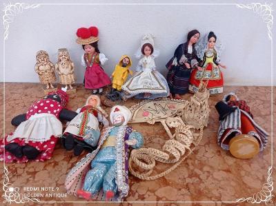 Staré sběratelské panenky - suvenýry   