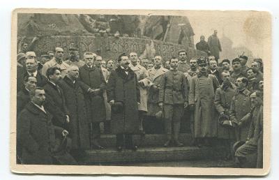1. vláda ČSR v r. 1918 vítá legionáře