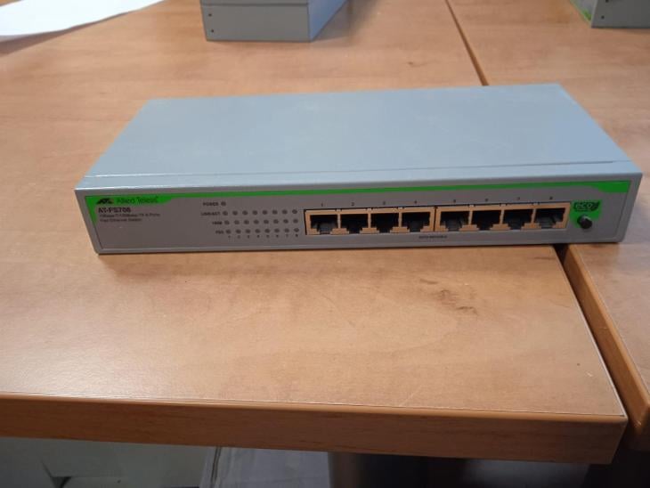 Data switch Allied Telesis AT-FS708, PC 9500 Kč, od 1,- Kč!!!