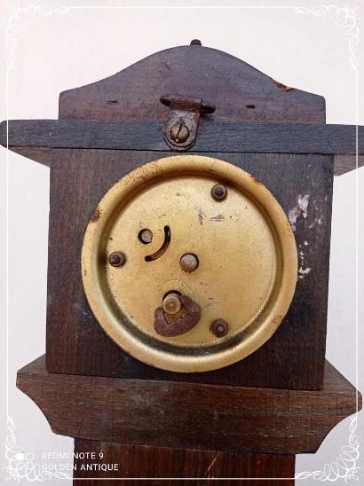100 leté mechanické dřevěné secesní mini podlahové hodiny     - Starožitnosti