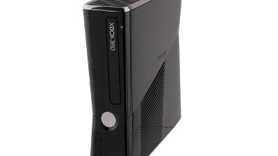 Xbox 360 S - herní konzole