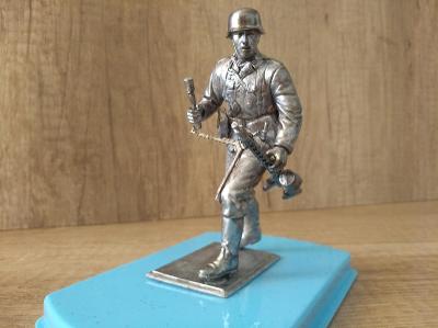 Figurka-Německá armáda,2světová válka,slitina kov,perfektní provedení,