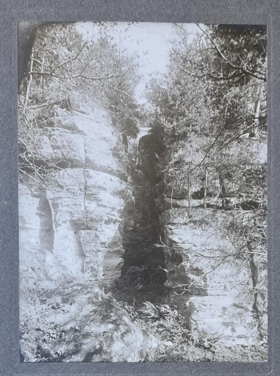Ján ŠIMON: Český raj - kamenný most ku skale "Zamiľované", cca 1905 - Starožitnosti a umenie