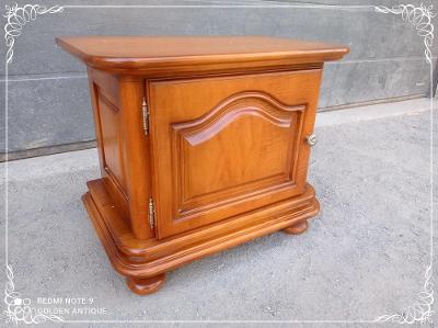 Stará dřevěná masivní odkládací komoda - stolek