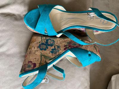 Krásné boty, střevíčky, korkové, květinová podešev, velikost 38 -39