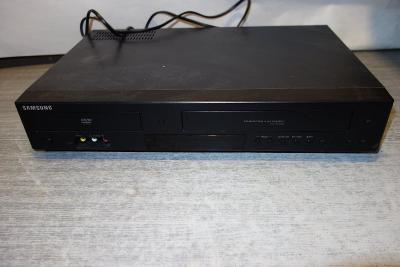 SAMSUNG VCR DVD PLAYER DVD- V6800