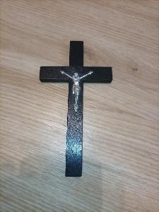 Malý černý kříž s cínovým