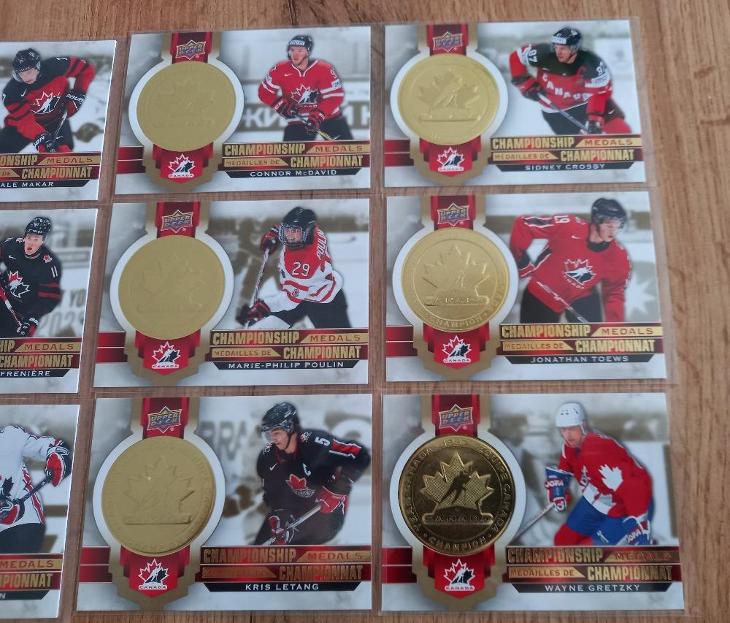 Kompletní set insertních karet - Tim Horton 21/22 Gold medals set - Sportovní hokejové karty