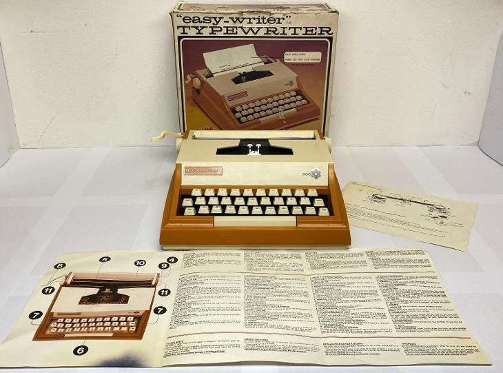 Psací stroj Easy-Writer Typewriter model 300 pravděpodobně pro USA trh - Starožitnosti