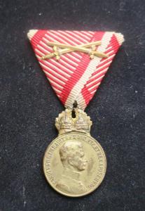 RU Vojenská Medaile Za zásluhy - Signum Laudis -vyznamenání - KAREL I.