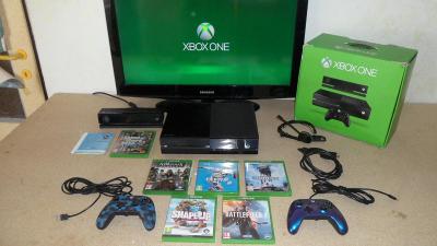 Xbox One + 2x Ovladač + Kinect + krabice + Sluchátka + Hry GTA 5