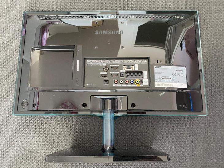 TV monitor Samsung 24" FullHD (T24D390EW)
