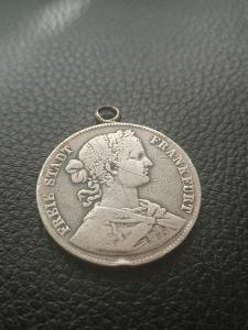 Stříbrný přívěšek z mince, spolkový tolar 1860. 
