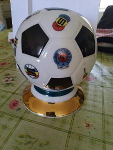 Porcelánový fotbalový míč se sportovními logy