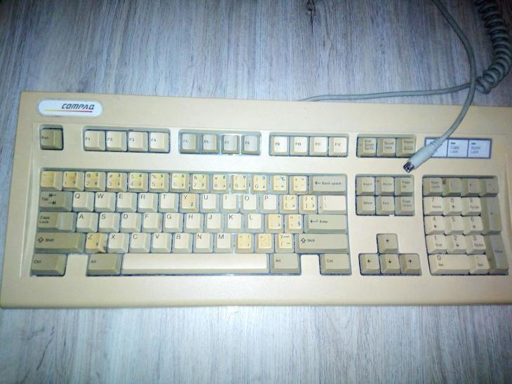 Compaq klávesnice