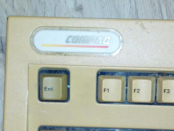 Compaq klávesnice