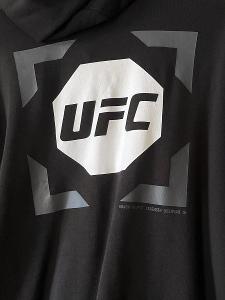 UFC originál Reebok mikina na zip, velikost XL, minimálně použitá !!!