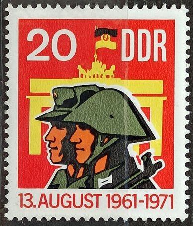 DDR: MiNr.1691 Militiaman, Soldier and Brandenburg Gate 20pf ** 1971