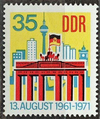 DDR: MiNr.1692 Brandenburg Gate and New Buildings 35pf ** 1971