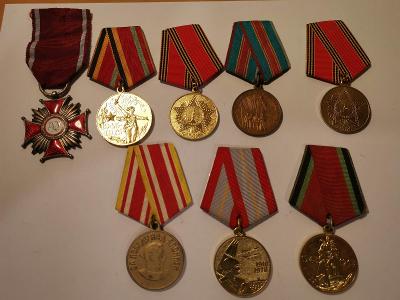 Soubor 8 medailí 