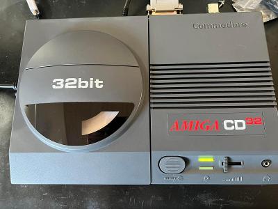 Amiga CD32, originál balení, plně funkční, recap