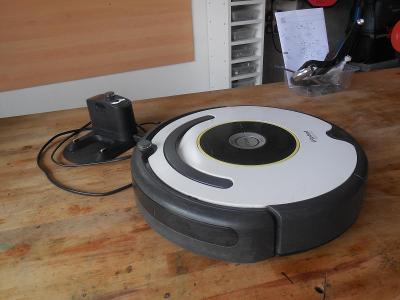 iRobot Roomba 621 od 1Kč spíše na díly