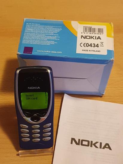 Mobilní telefon Nokia 8210 - krabicovka! - Mobily a chytrá elektronika