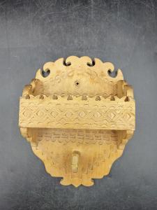 Dřevěný věšák s poličkou 24x17x8 cm (16880)