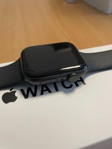 Chytré hodinky Apple Watch SE 44 mm, Space Grey, záruka do 12/23