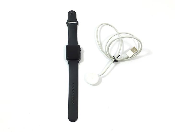 Apple Watch Series 3 38mm GPS Vesmírně šedý hliník s černým sportovním - Mobily a chytrá elektronika