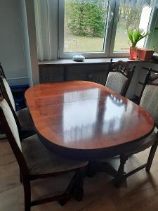 Rozkladaci stůl a 4 židle 