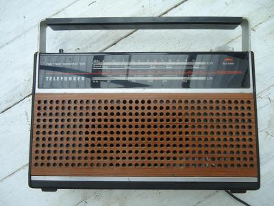 TELEFUNKEN  partner special 101 - staré přenosné rádio funkční od 1,-