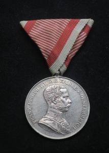 TOP  RU Vojenská Medaile Za statečnost -DER TAPFERKEIT vyznamenání RRR