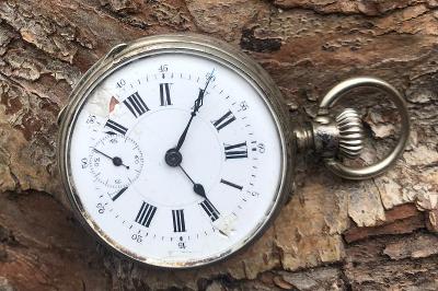 Stříbrné kapesní hodinky - dvouplášťové