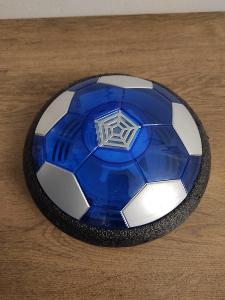 Vznášející fotbalový míč