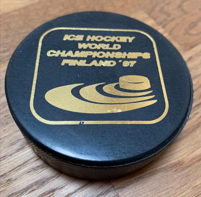 RuSSký puk logo IIHF MS 1997 na puku Gufex.