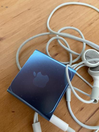 Apple iPod Nano 6. generace 8GB, modrý