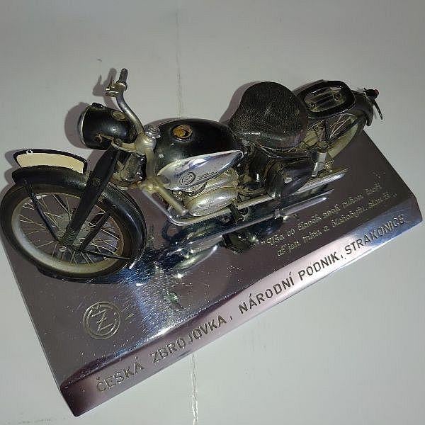 MOTOCYKL ČZ 150 SUVENÝR MINIATURNÍ ruční výroba EXTRÉMNÍ RARE 1949-50 - Auto-moto